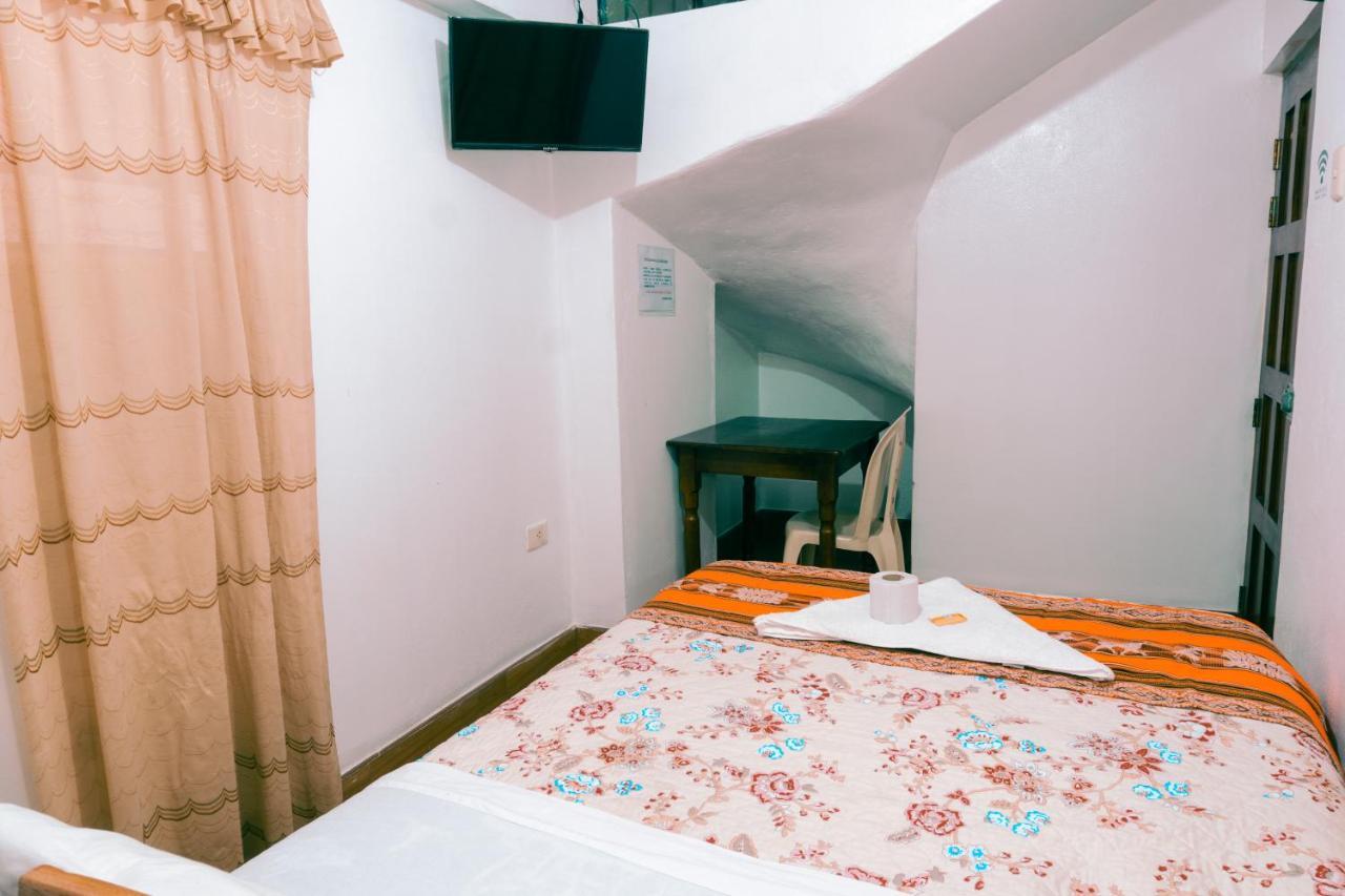 Hostal Mi Peru チャチャポヤス エクステリア 写真