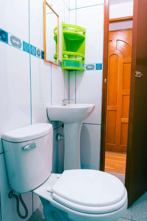 Hostal Mi Peru チャチャポヤス エクステリア 写真