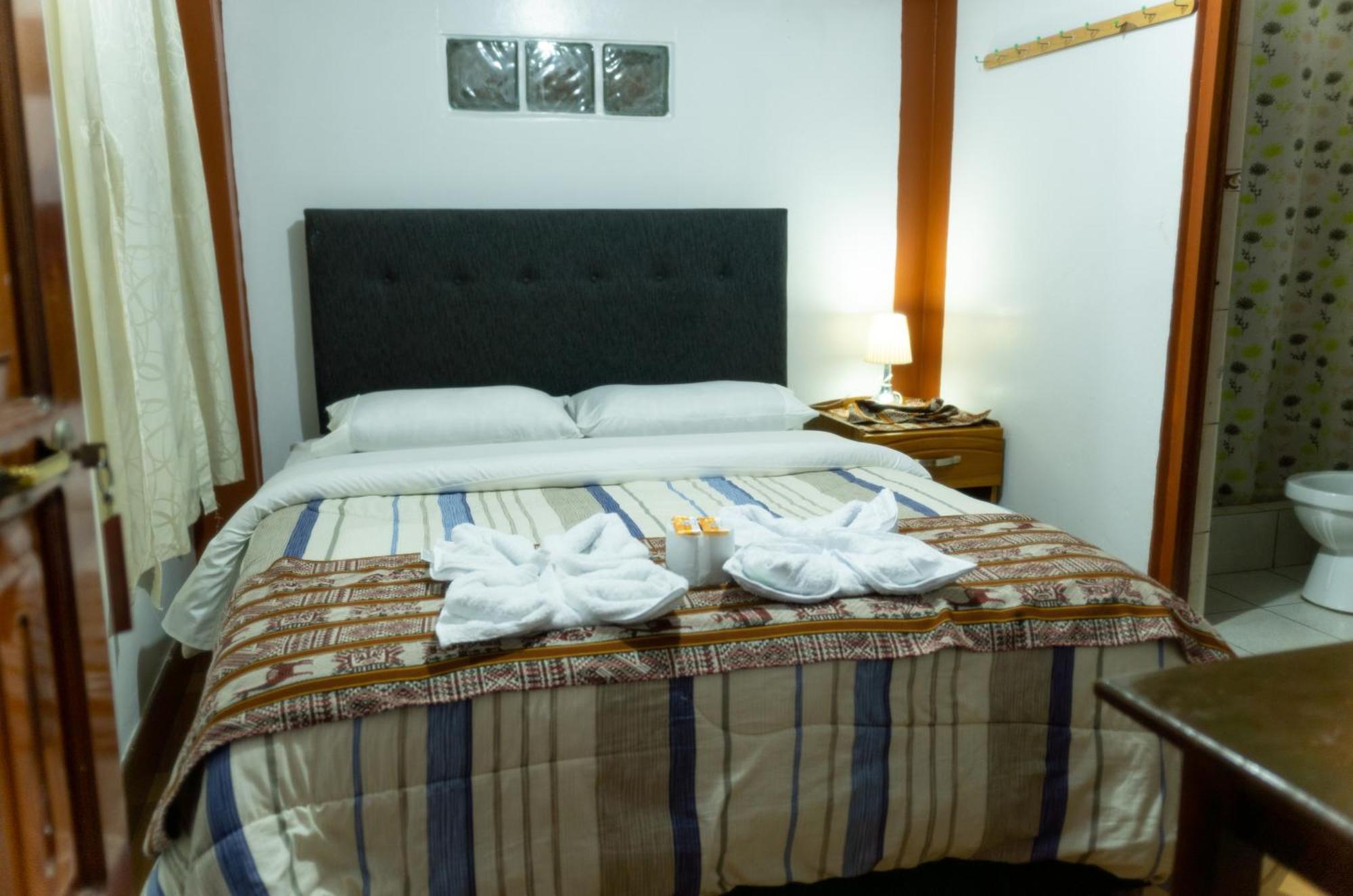 Hostal Mi Peru チャチャポヤス エクステリア 写真