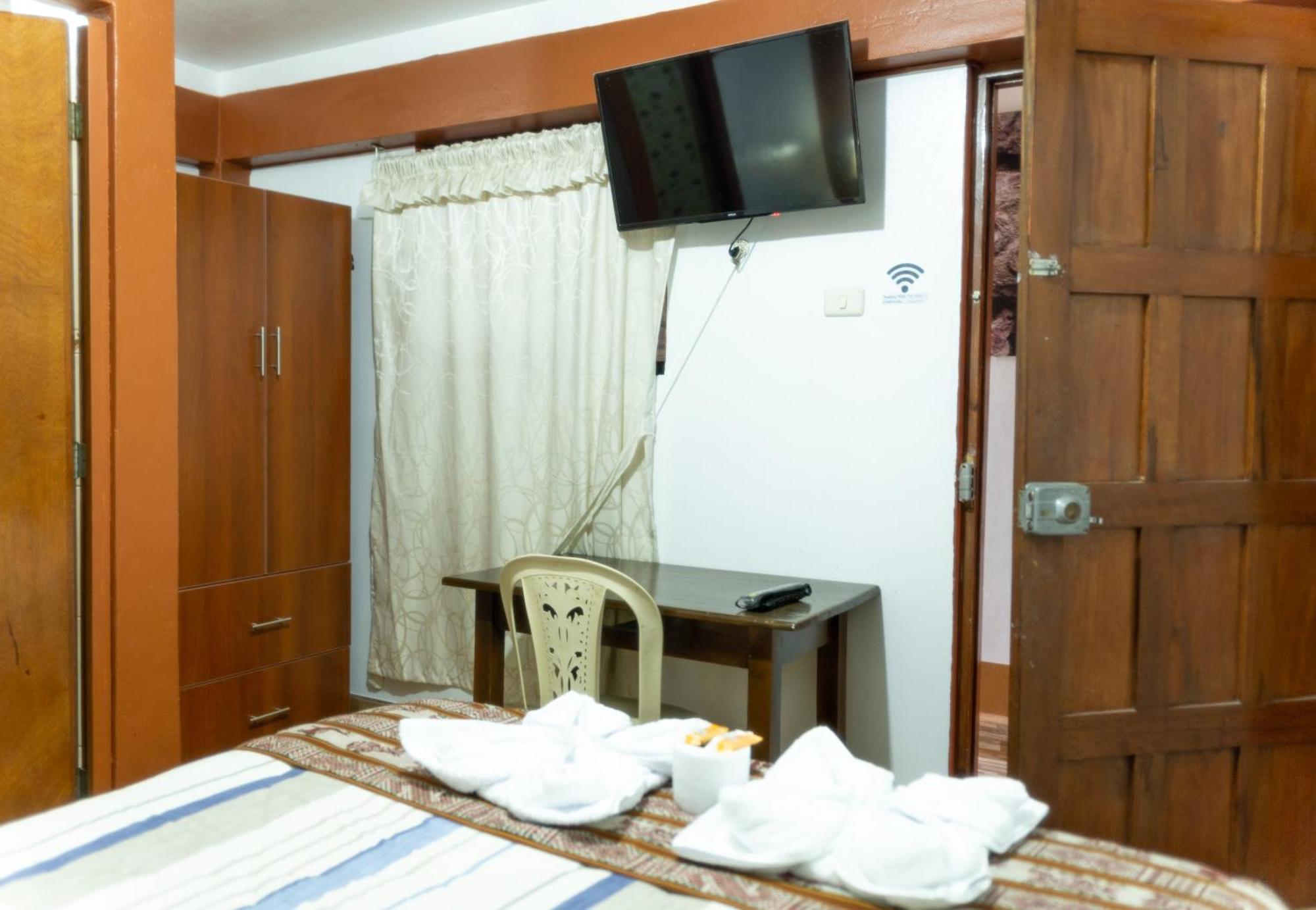 Hostal Mi Peru チャチャポヤス エクステリア 写真